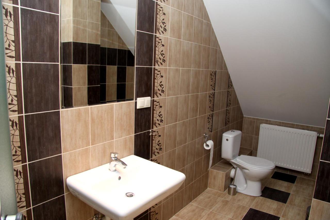 Restauracja Applause Hotel Ludwin Ngoại thất bức ảnh