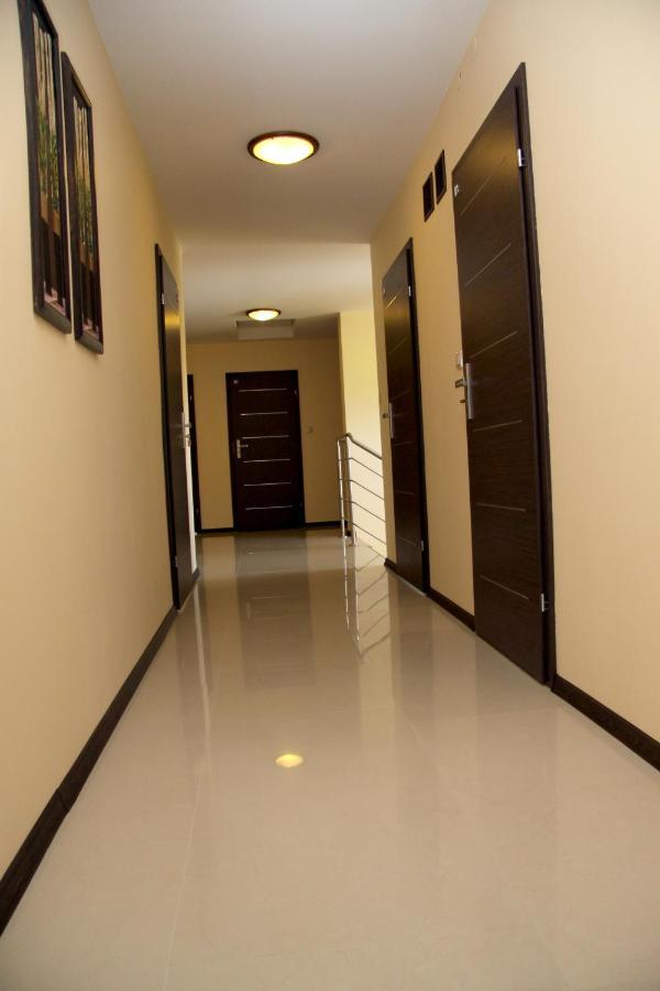 Restauracja Applause Hotel Ludwin Ngoại thất bức ảnh