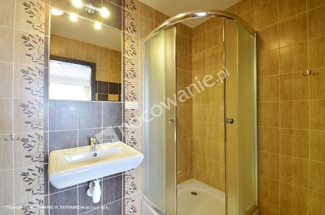 Restauracja Applause Hotel Ludwin Ngoại thất bức ảnh