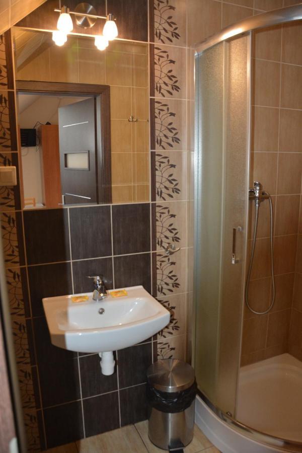 Restauracja Applause Hotel Ludwin Ngoại thất bức ảnh